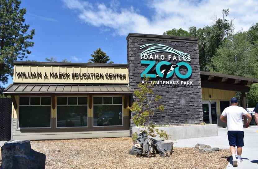 Idaho Falls Zoo at Tautphaus Park, Idaho, USA
